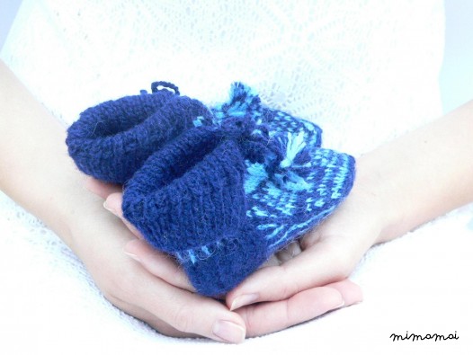 Hand knit wool baby booties - newborn gift, baby shower, blue baby booties