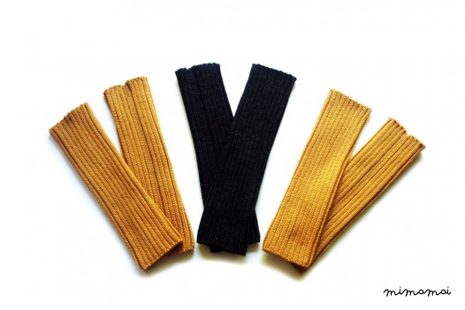 Babies/Children's/Toddlers knitted merino wool ribbed leg warmers/2x2/boot socks/leg wear