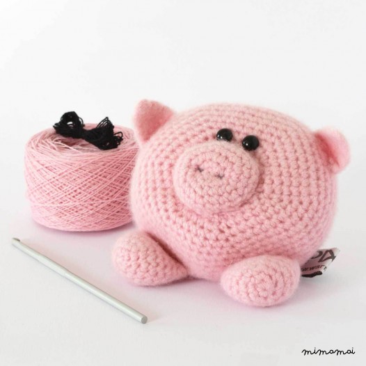 LITTLE PIGGY AMIGURUMI CROCHET KIT