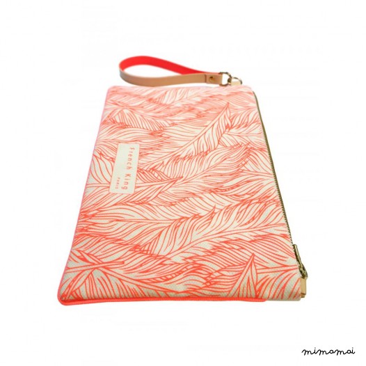 &ldquo;Maman Royale&rdquo; feather leafs pouch bag