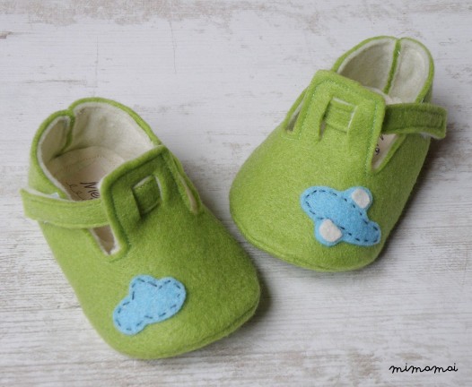 Baby felt shoes