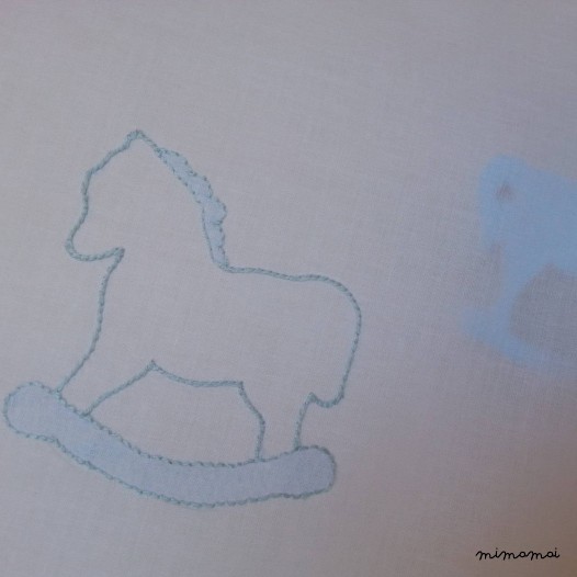 Lenzuolino culla di cotone batista "Cavallo a dondolo"