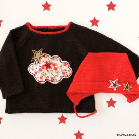Maglione lavorato a maglia e cappuccio. Marrone rosso. Nube di feltro e le stelle.