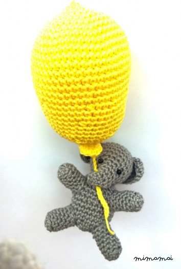 Balloon baby mobile, crochet animals nursery mobile, balloons crib mobile