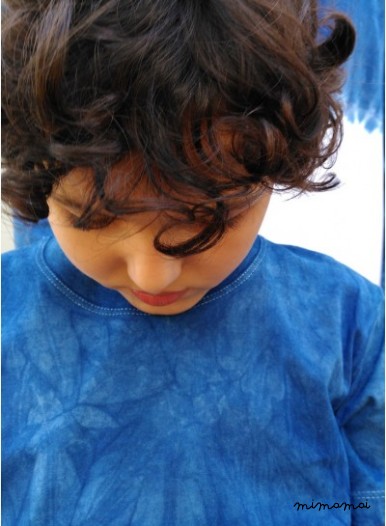 T-shirt dye blue