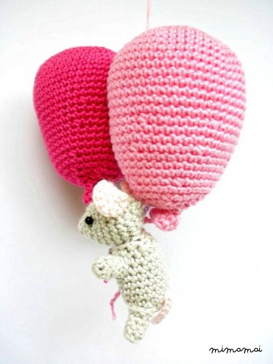 Balloon decoration for baby girl's nursery, pink lilac and hot pink balloons with mouse