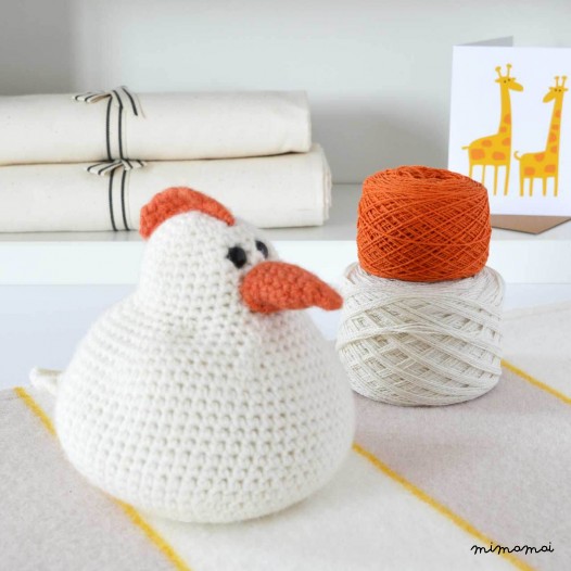 HAPPY CHICKEN AMIGURUMI CROCHET KIT