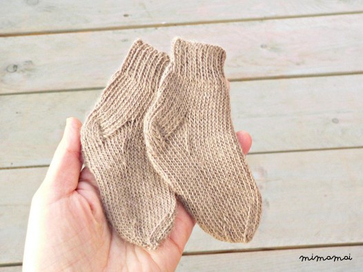 Newborn socks - wool infant socks - hand knit baby socks - newborn gift