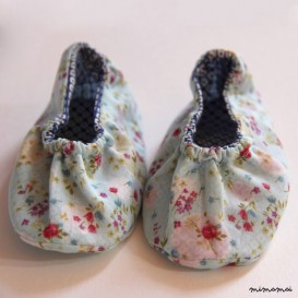 Babuchas blue flower