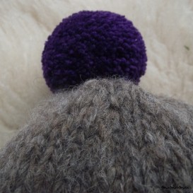 Hat with pom-pom