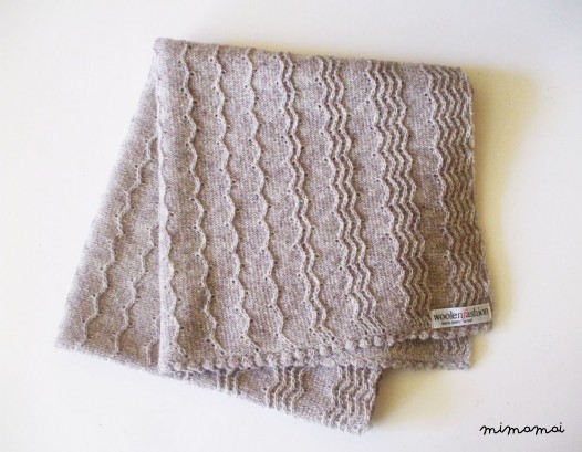 Babies/Children's knitted lambswool blanket/duvet/plaid