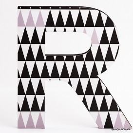 lettera in legno R - trama triangoli neri