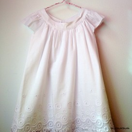 Dress 100% cotton... White dress... Dress classic... Embroidered dress