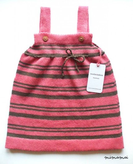 Babygirls/Girls knitted lambswool sleeveless Dress with oak buttons