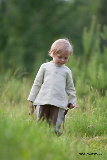 Natural linen shirt two buttons front closure