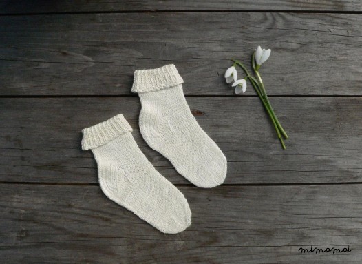 Hand knit baby linen socks - baby socks - newborn socks