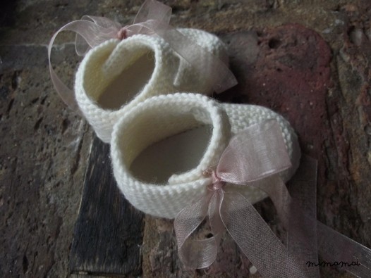 Newborn baby booties pink