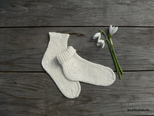 Hand knit baby linen socks - baby socks - newborn socks