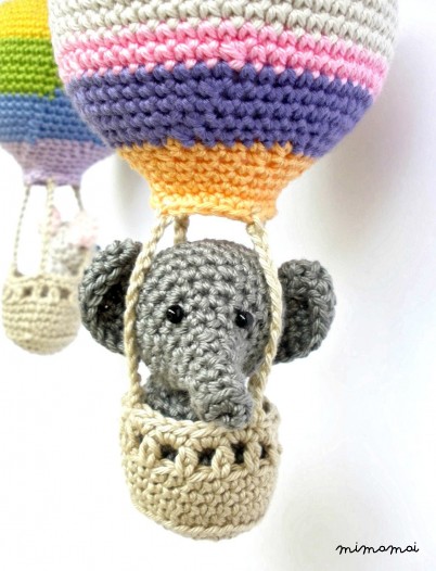 Hot Air Balloon Mobile for Baby&rsquo;s Nursery with Crochet Elephant, Mouse & Pig