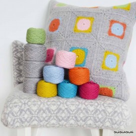 GRANNY SQUARE CROCHET CUSHION COVER KIT