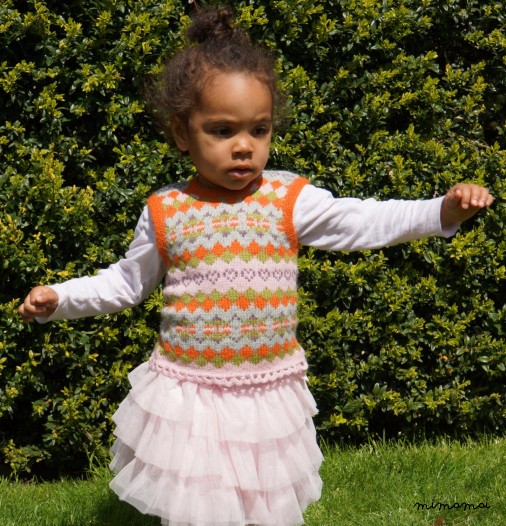 Girl sleeveless jumper