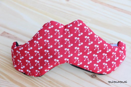 Masque de nuit moustache &ndash; Cerises