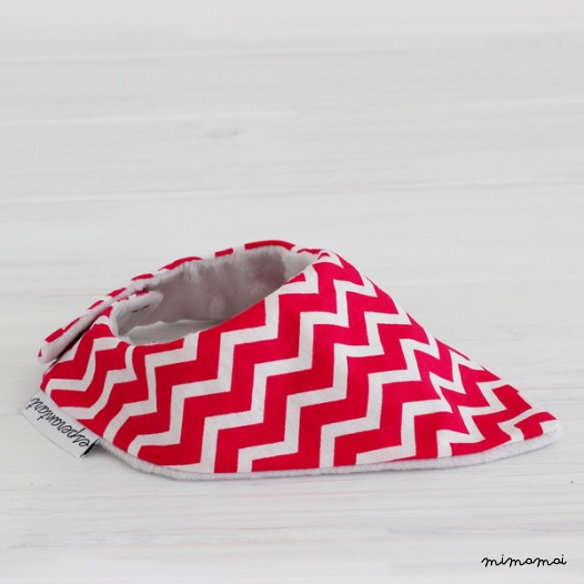 Babero- bandolera zig zag fucsia