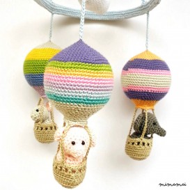 Hot air balloon crib mobile