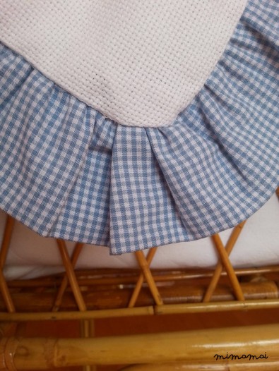 Copertina lettino, margherite e api