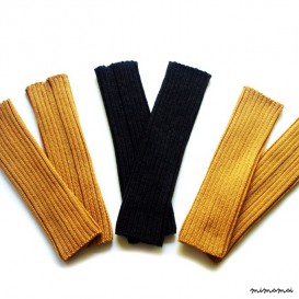 Babies/Children's/Toddlers knitted merino wool ribbed leg warmers/2x2/boot socks/leg wear