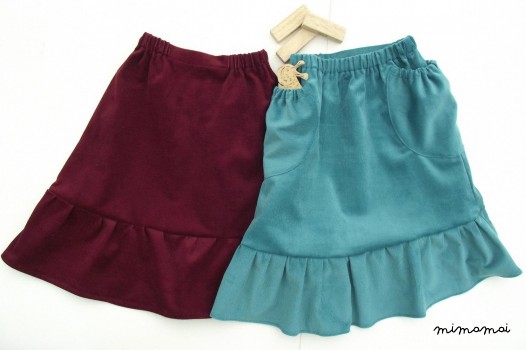 Natural cord skirt with big round ruffled pockets