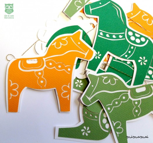 DALA HORSE PAPER GARLAND