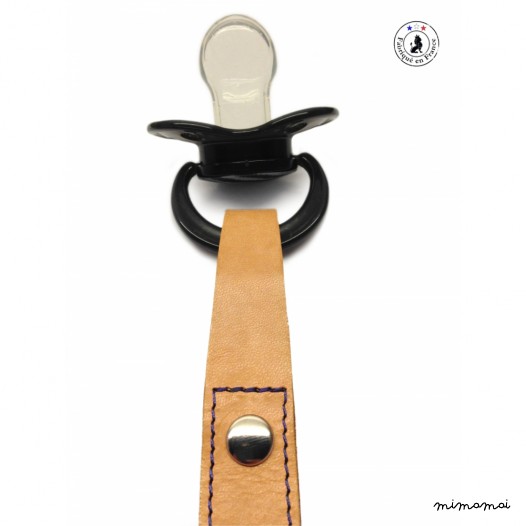Eye-catching dummy/pacifier buttons!