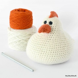 HAPPY CHICKEN AMIGURUMI CROCHET KIT