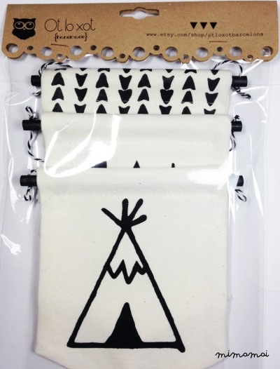 ARROWS wall flag