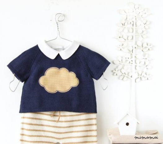 Maglia bambino insieme. Maglia e pantaloncini a righe. Cammello, blu navy e perla.
