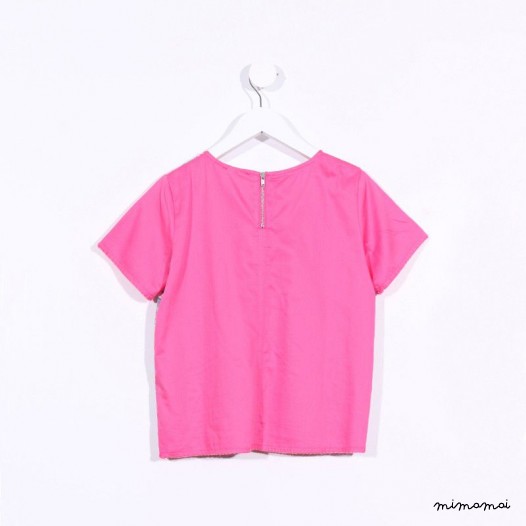 Boxy T-Top in pink stripes.
