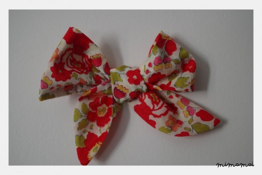 Barrette gros noeud Liberty Betsy rouge 
