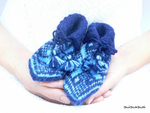 Hand knit wool baby booties - newborn gift, baby shower, blue baby booties