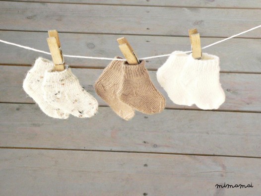 Wool infant socks - hand knit baby socks - newborn gift - baby shower gift