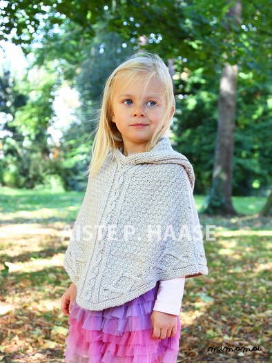 Hand-knitted Girl's Poncho/Merino wool Sand / Grey