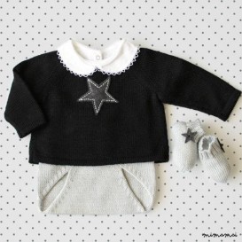 Maglia bambino insieme. Maglione, copertura del pannolino, calze. Nero e grigio.