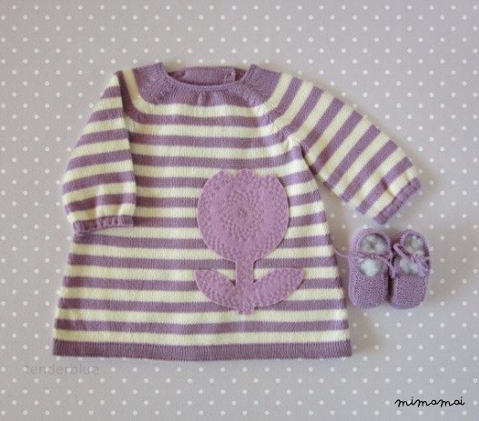 maglia a righe bambino vestito, scarpe, in lilla e perle, con un fiore di feltro.