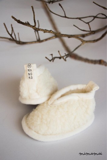 Woolen baby slippers with leather sole