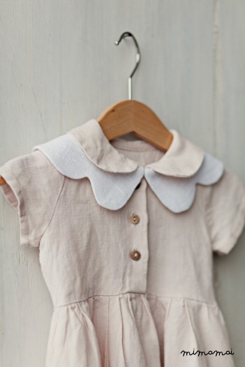 SMALL BUTTERFLY COLLAR