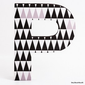 lettera in legno P - trama triangoli neri