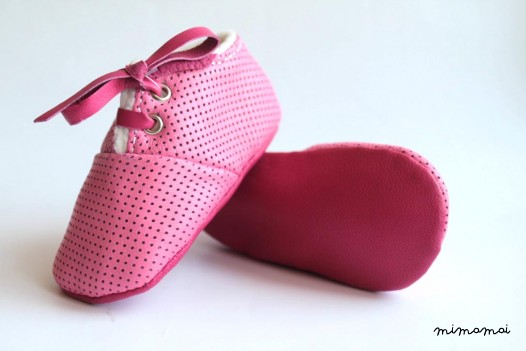 18-24 months Slippers / Baby Shoes Lamb Leather Soft Sole Pink Dots