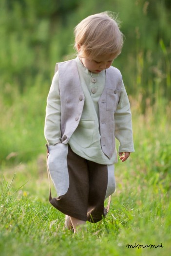 Natural linen shirt two buttons front closure