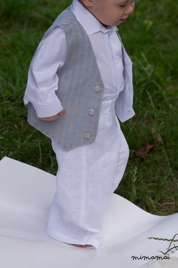 Linen trousers.Simple and natural