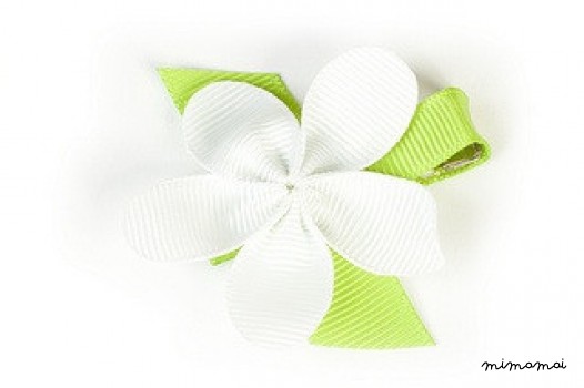 Allie White Flower Hair Clip
